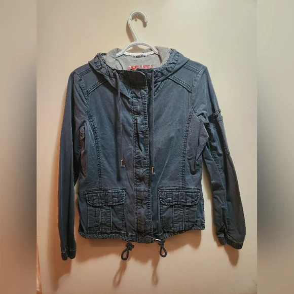 Lightweight Jacket - Picture 1 of 3